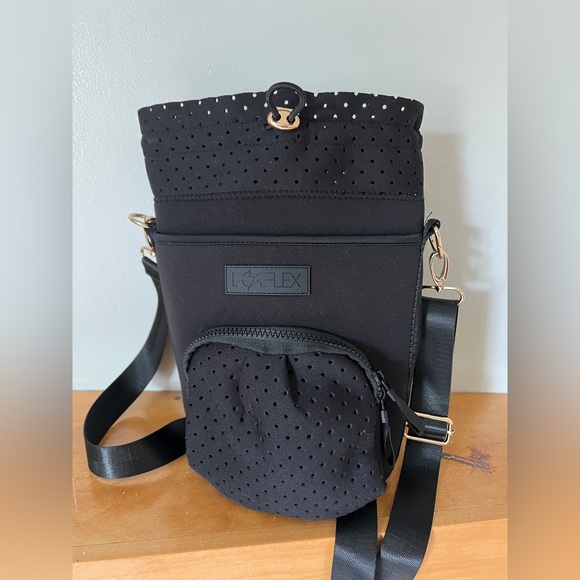 POPFLEX Other - Popflex Ready Set Glow Gallon Bottle Bag - Black